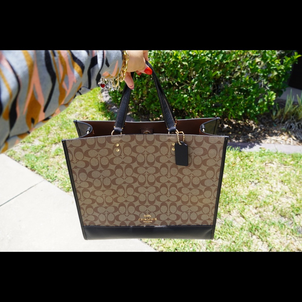 COACH DEMPSEY TOTE 40 BLOCKED SIGNATURE CANVAS KHAKI BROWN